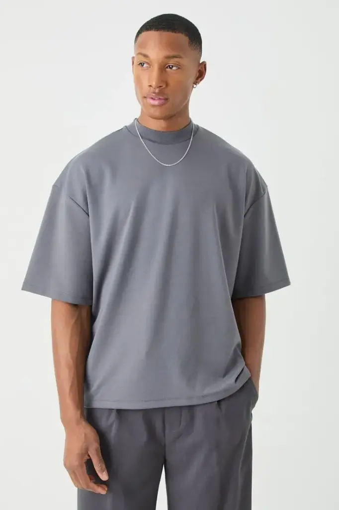 OVERSIZED T-SHIRT