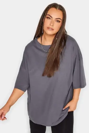 OVERSIZED T-SHIRT